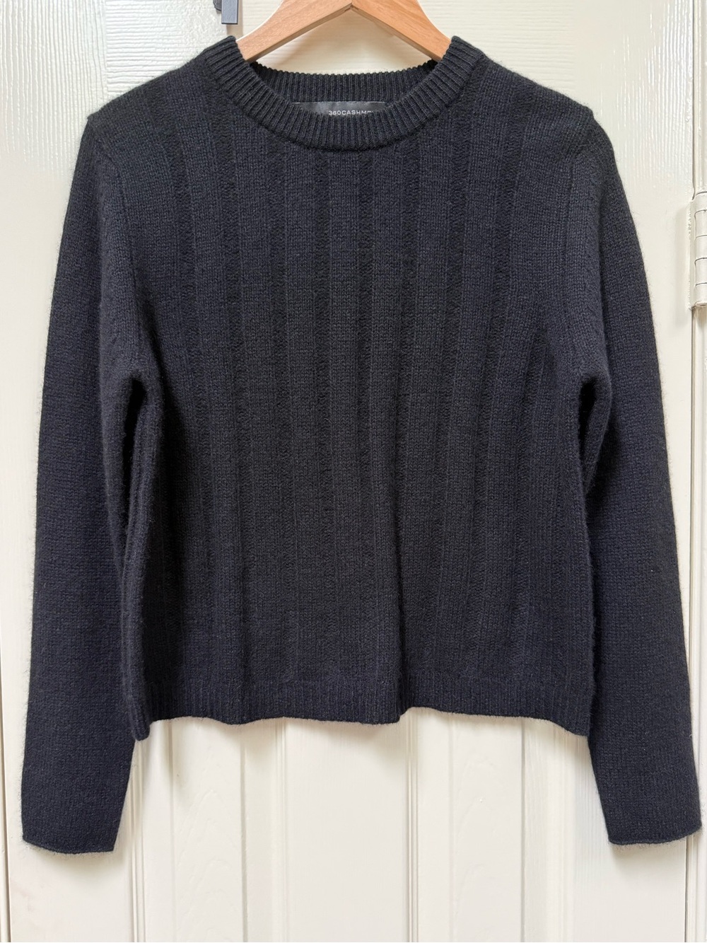 360 Cashmere Black Ribbed Crewneck Soft Sweater Size XS Soft Excellent Condition